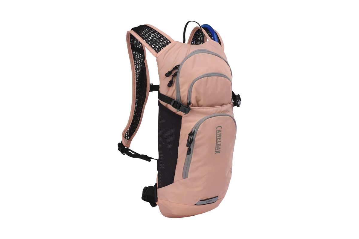 Mochila CamelBak Lobo par amujer de 9L con depósito 2L, panel Air Support ventilado, arnés 3D y portacasco