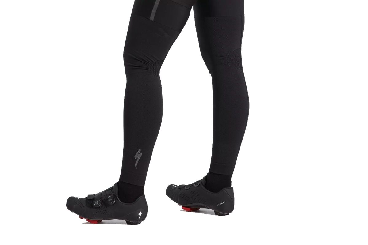 Calentadores de piernas sin costuras Specialized: perneras térmicas ligeras, interior cepillado, muy transpirables y perfectas para llevar en el bolsillo del maillot.