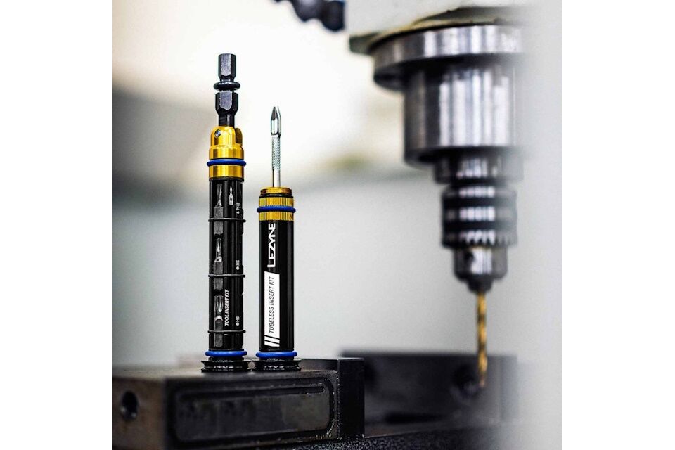 Kit reparacion tubeless oculto en manilalar Lezyne - Imagen 3