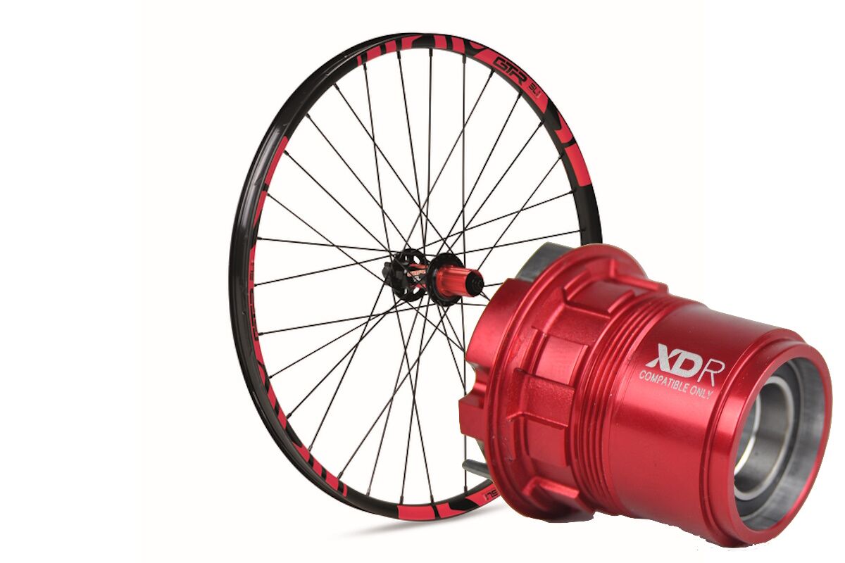 Rueda trasera aluminio carretera GTR RR17 Rojo V/Brake Sram XDR