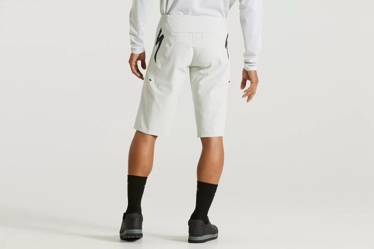 Pantalón corto Specialized Gravity unisex – Durabilidad, Frescura y Estilo - Imagen 14