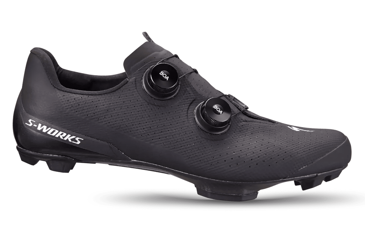 Zapatillas S-Works Recon con tecnología Body Geometry, suela de carbono con viga I-Beam, cierre BOA®, ajuste personalizable y diseño ultraligero de 280g para máximo rendimiento en ciclismo off-road.