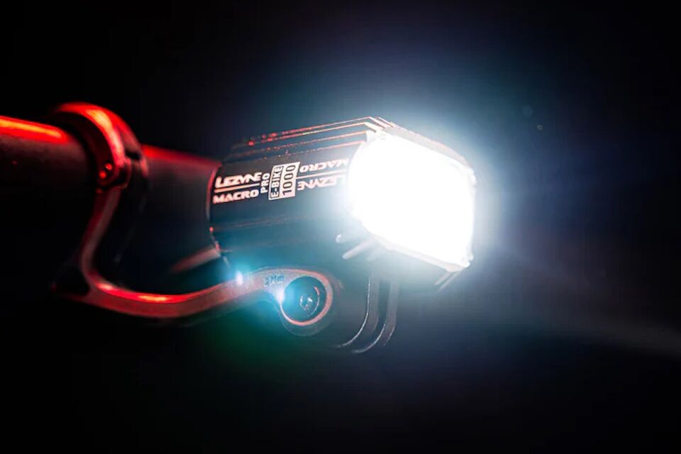 Foco eBike Lezyne Macro Drive 1000 - Imagen 3