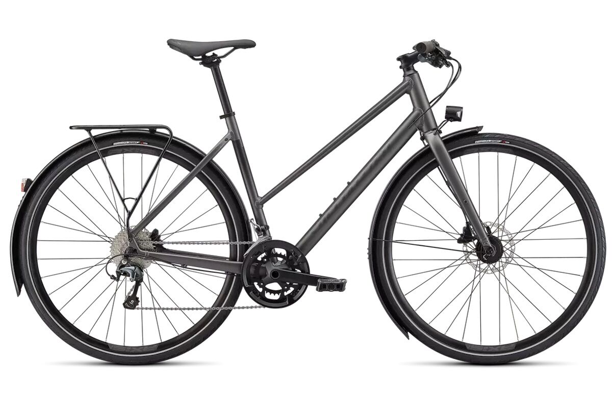Bicicleta Specialized Sirrus X 3.0 EQ 2023 barra baja para mujer, talla XS, equipada con portabultos, guardabarros y luces por dinamo, ideal para movilidad urbana y cicloturismo, perfecta para mujeres que buscan comodidad y versatilidad.