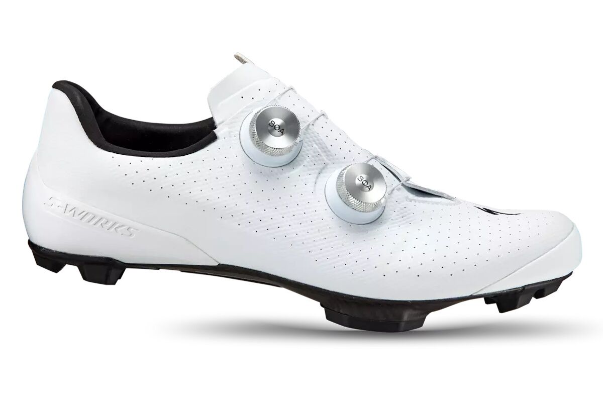 Zapatillas S-Works Recon con tecnología Body Geometry, suela de carbono con viga I-Beam, cierre BOA®, ajuste personalizable y diseño ultraligero de 280g para máximo rendimiento en ciclismo off-road.