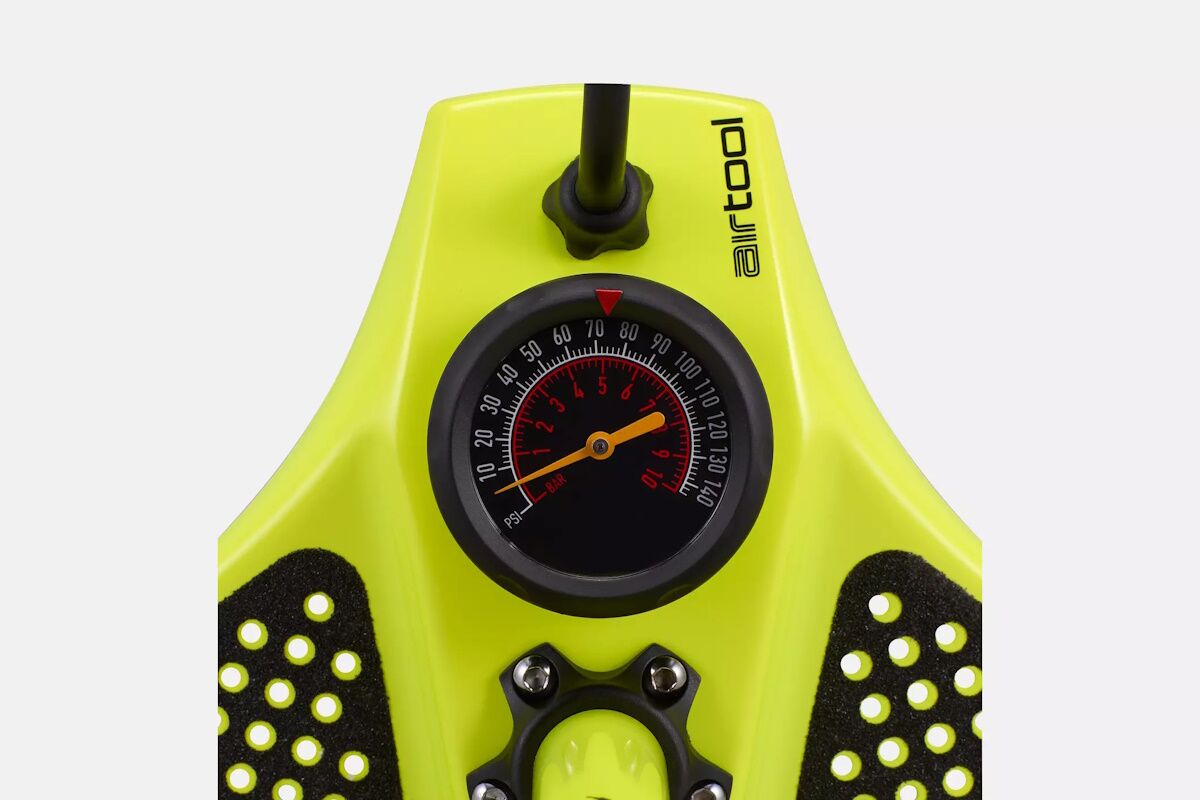 Bomba de suelo con manómetro doble escala Specialized Air Tool Comp – cabezal SwitchHitter II, compatible Presta/Schrader, MTB y carretera - Imagen 4