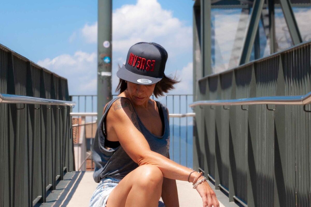 Gorra INVERSE TRUCKER RUSHER GRIS - Imagen 5