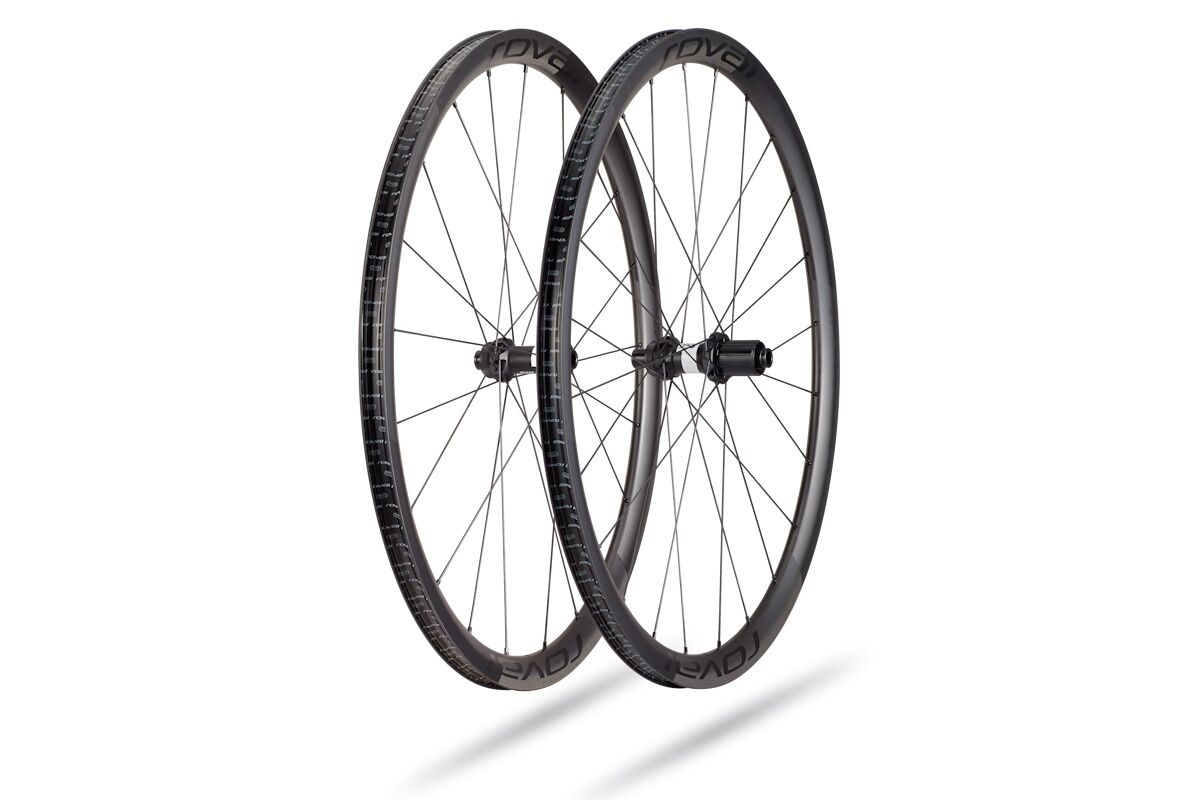 Rueda Specialized Alpinist CL II de carbono para carretera y escalada, ultraligera, perfil bajo, sistema tubeless, ideal para competición y ciclistas que buscan el máximo rendimiento.