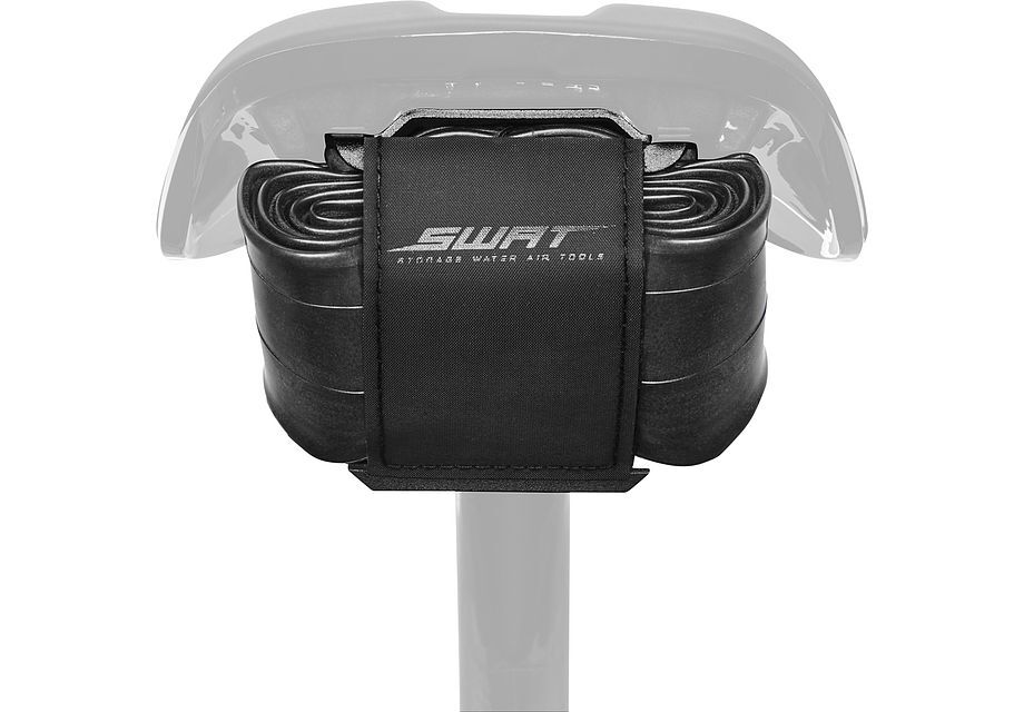 Specialized Mountain Bandit portaherramientas minimalista para MTB, instalado bajo sillín compatible SWAT, con compartimentos para cámara, CO2, adaptador y dos desmontables incluidos, correa Velcro impermeable y diseño compacto.