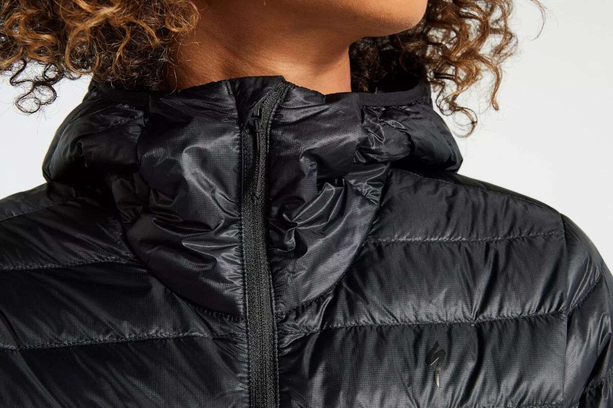 Chaqueta de Plumas Plegable Mujer – Specialized | Ligera, Compacta y Sostenible - Imagen 5
