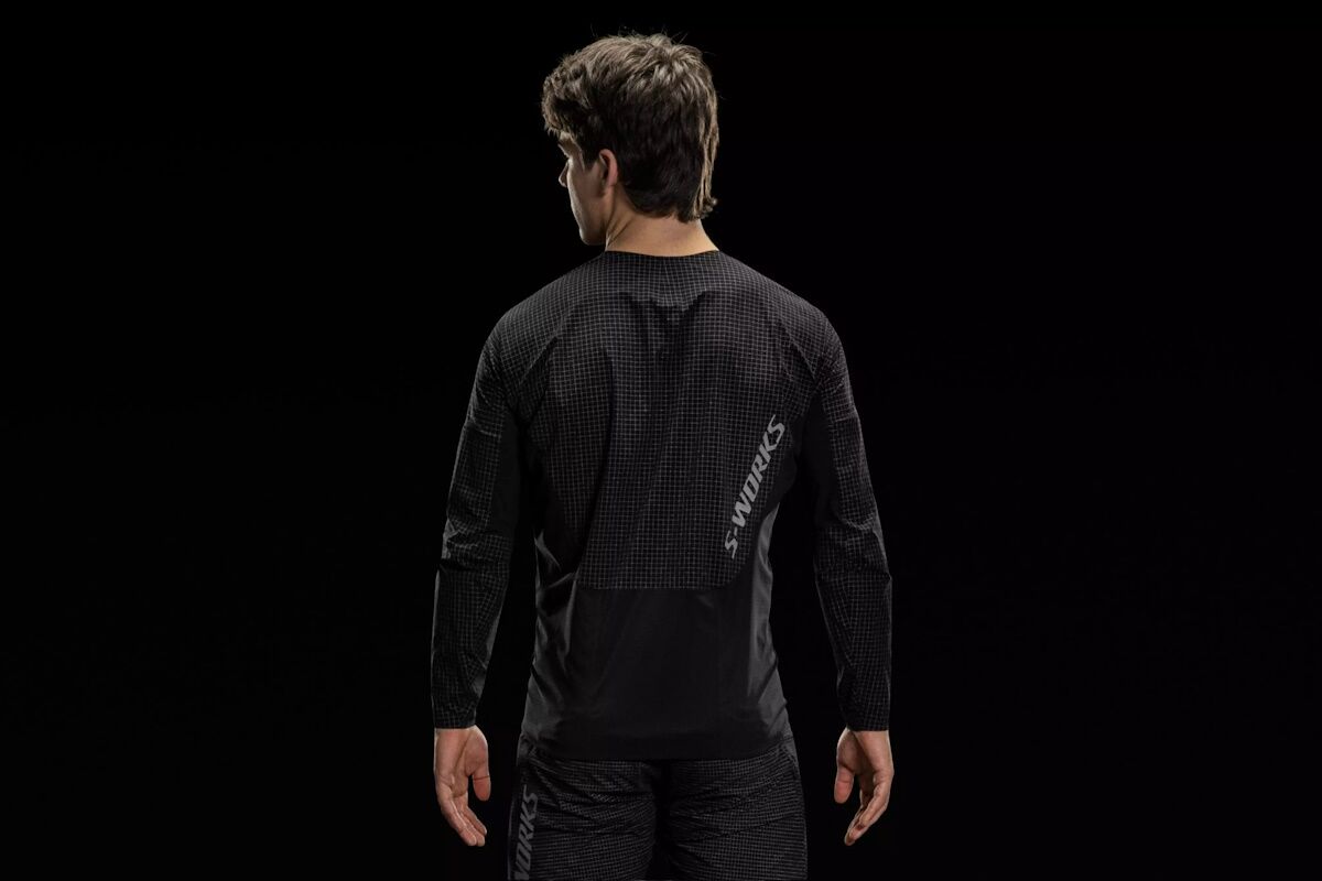 Maillot S-Works Race Hombre Off-Road – Dyneema, Aerodinámica y Estilo Racing para Competición MTB - Imagen 3