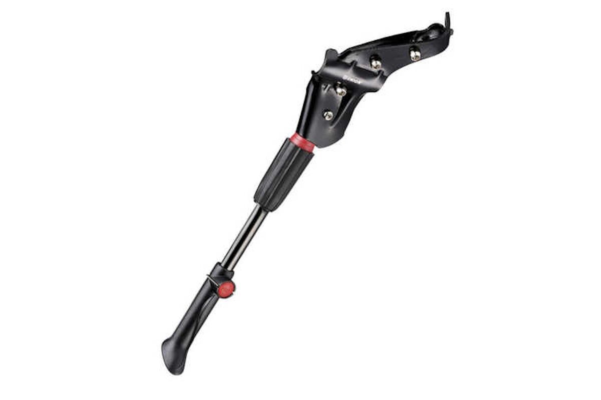Caballete lateral KS-10 en aluminio negro, ajustable para bicicletas de 24" a 28". Montaje lateral estable con pie antideslizante. Ideal para ciudad y trekking.