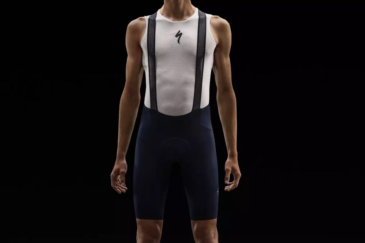 Culote Specialized S‑Works Race hombre, tejido ultraligero y compresivo, badana Body Geometry 3D, tirantes transpirables y diseño profesional brillante para ciclismo de competición.