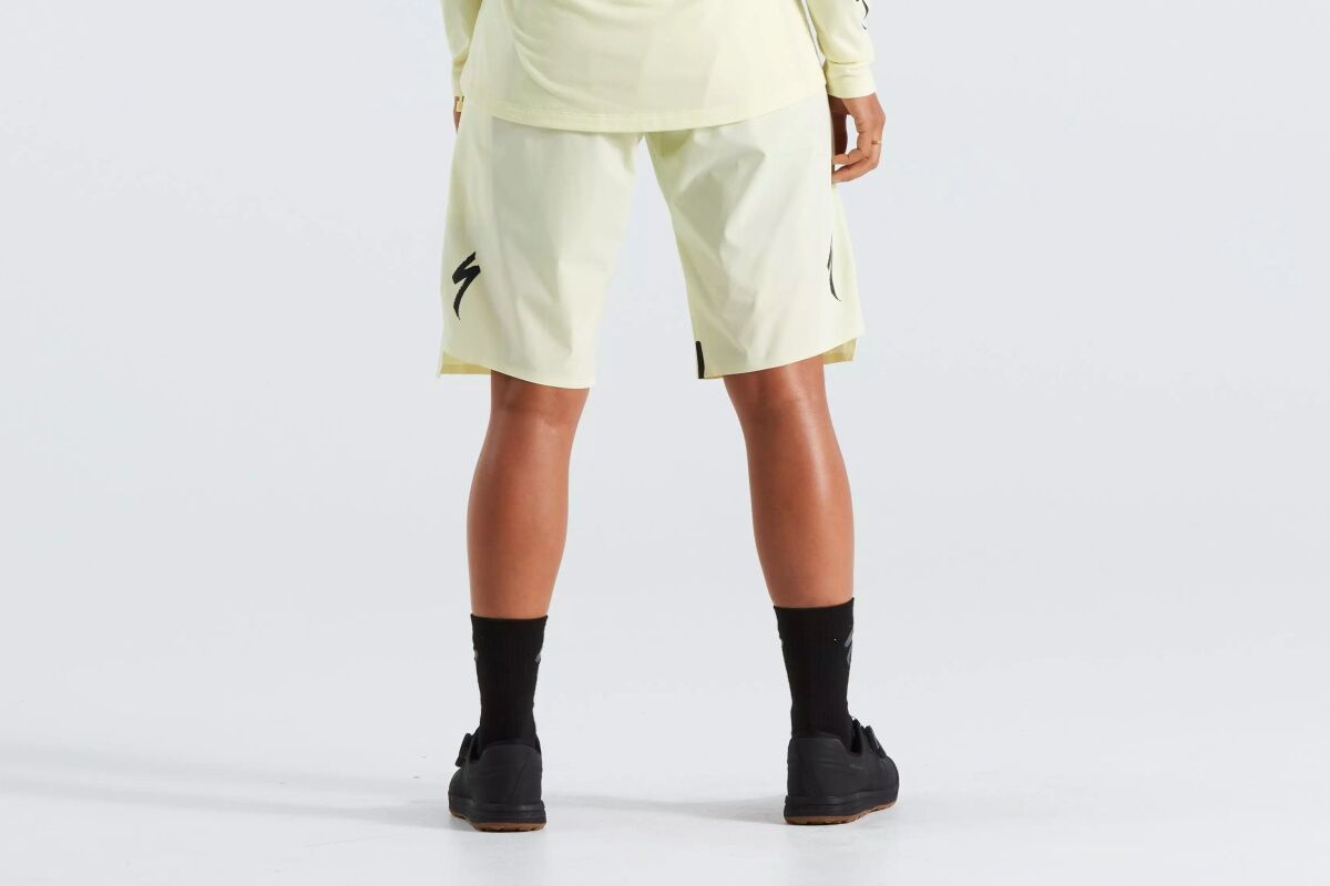 Pantalones Specialized Women's Butter Trail Air – Estilo, Rendimiento y Protección - Imagen 2