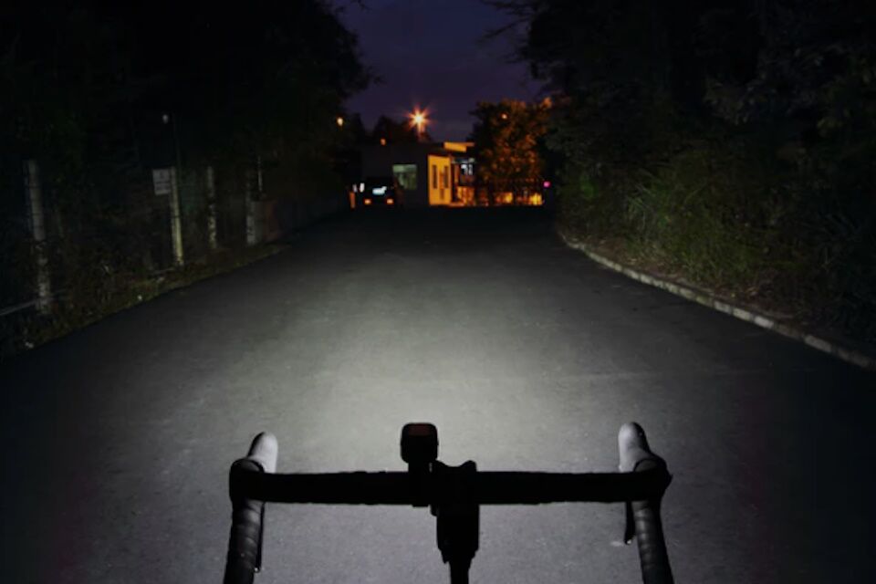 Kit luces Ravemen delantera LR500 y piloto trasero TR20 - Imagen 3