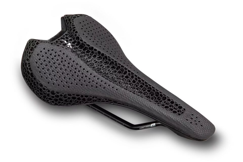 "Sillín Specialized Romin EVO Pro con tecnología Mirror, diseño Body Geometry, carcasa de fibra de carbono reciclada, raíles de titanio huecos, ideal para ciclismo de carretera, Gravel y Trail."