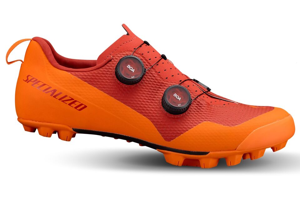 Zapatillas MTB Recon 3.0 con tecnología Body Geometry, cierre dual BOA® Li2, suela de carbono rígida, tecnología STRIDE toe-flex y suela SlipNot™ de goma para máxima tracción y rendimiento en todos los terrenos.