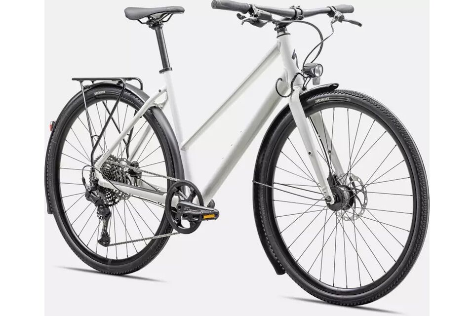 Bicicleta paseo con cuadro de aluminio marca premium Specialized Sirrus X 3.0 Step Through