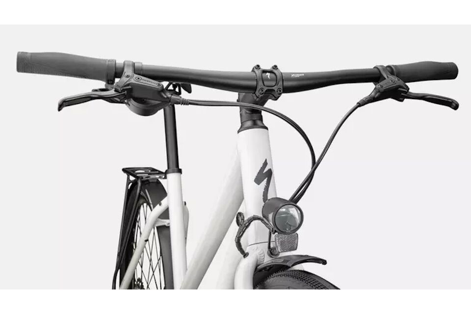 Specialized Sirrus X 3.0 EQ Step-Through 2026 – Híbrida equipada con Shimano CUES 1x11 (11–50), buje dinamo con luces, portabultos Racktime y guardabarros DRYTECH - Imagen 10