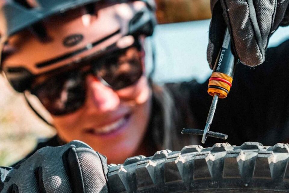 Kit reparacion tubeless Compacto oculto en manillar Lezyne - Imagen 2