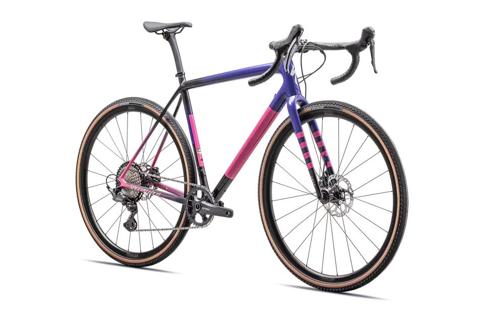 Bicicleta de gravel Specialized Crux Comp 2025 con cuadro FACT 10r, transmisión Shimano GRX RX820, ruedas DT Swiss G540 Disc y neumáticos Pathfinder Pro. Ligera, avanzada y versátil. Rebaja