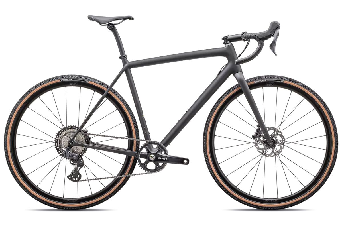 Bicicleta de gravel Specialized Crux Comp 2025 con cuadro FACT 10r, transmisión Shimano GRX RX820, ruedas DT Swiss G540 Disc y neumáticos Pathfinder Pro. Ligera, avanzada y versátil.
