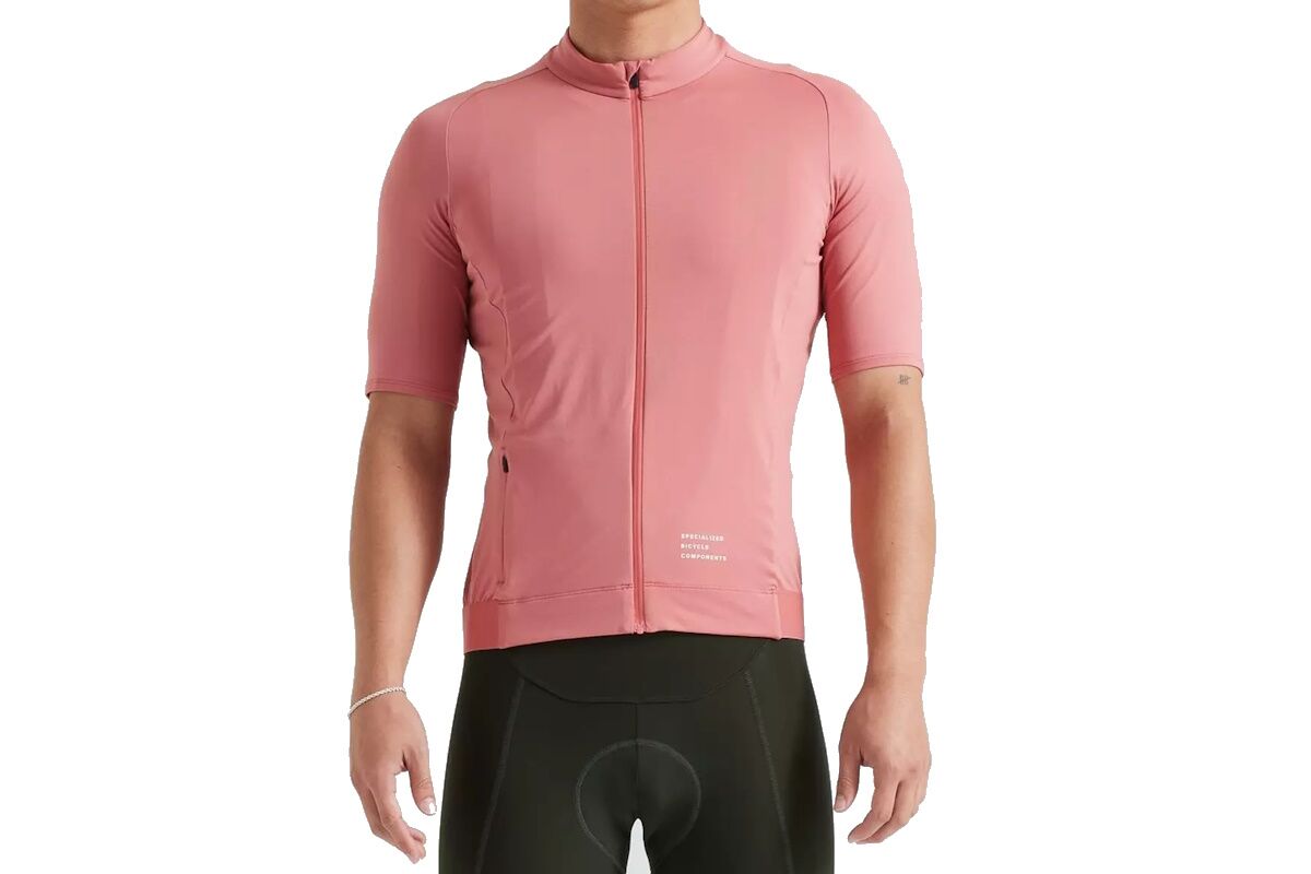 Maillot de manga corta Specialized Foundation para hombre en color vibrante, diseño moderno y ajuste semi-form, ideal para ciclistas que buscan destacar con estilo y comodidad.