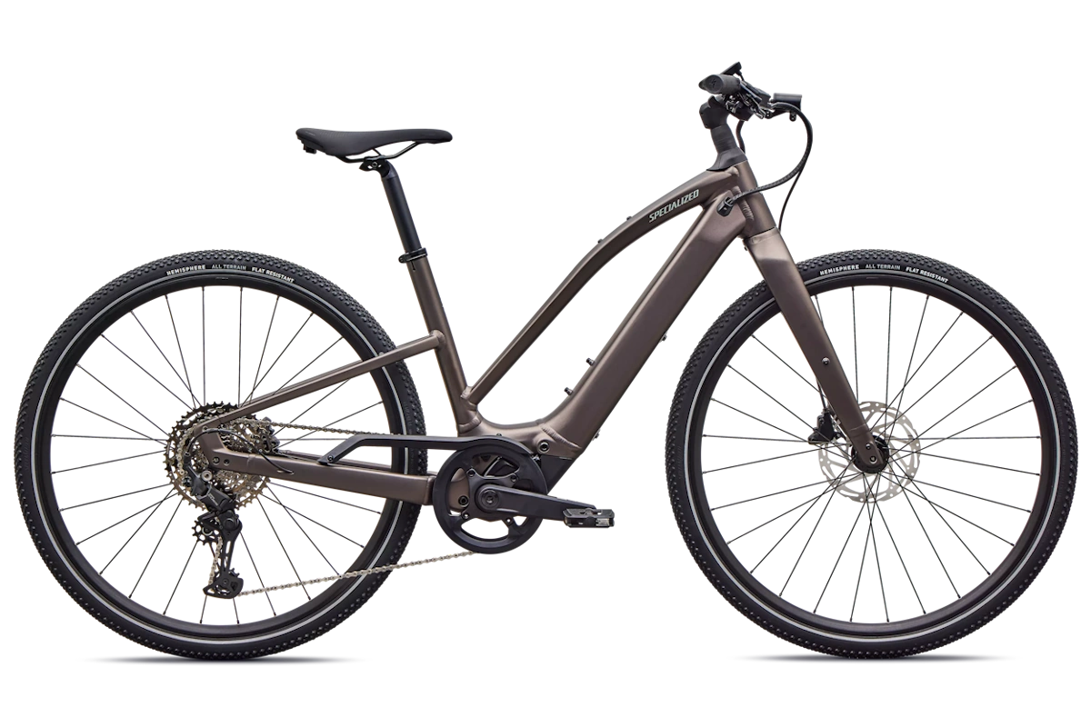 Specialized Turbo Vado SL 2 4.0 Step-Through 2027 con motor Specialized SL 1.2, batería integrada 520 Wh, Future Shock 3.1, pantalla Mastermind H3, frenos hidráulicos y neumáticos Hemisphere 700x47 con flancos reflectantes, Color: Satin Gun Metal / Agave Grey Frost Reflective