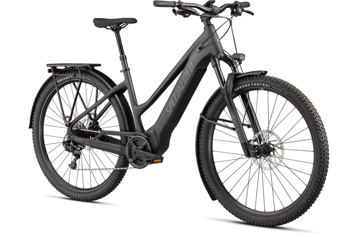 Bicicleta eléctrica para mujer Specialized Turbo Tero 4.0 Step-Through EQ 2022, diseñada para cicloturismo, transporte diario y aventuras todoterreno. Destaca por su motor potente, batería de larga duración y diseño versátil. Compra segura en un Distribuidor Autorizado Exclusivo (DAE) para garantizar calidad y garantía oficial.