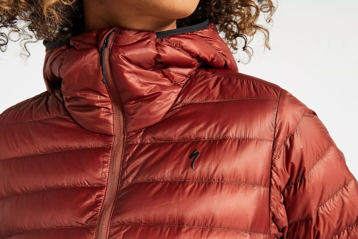 Chaqueta de Plumas Plegable Mujer – Specialized | Ligera, Compacta y Sostenible - Imagen 7