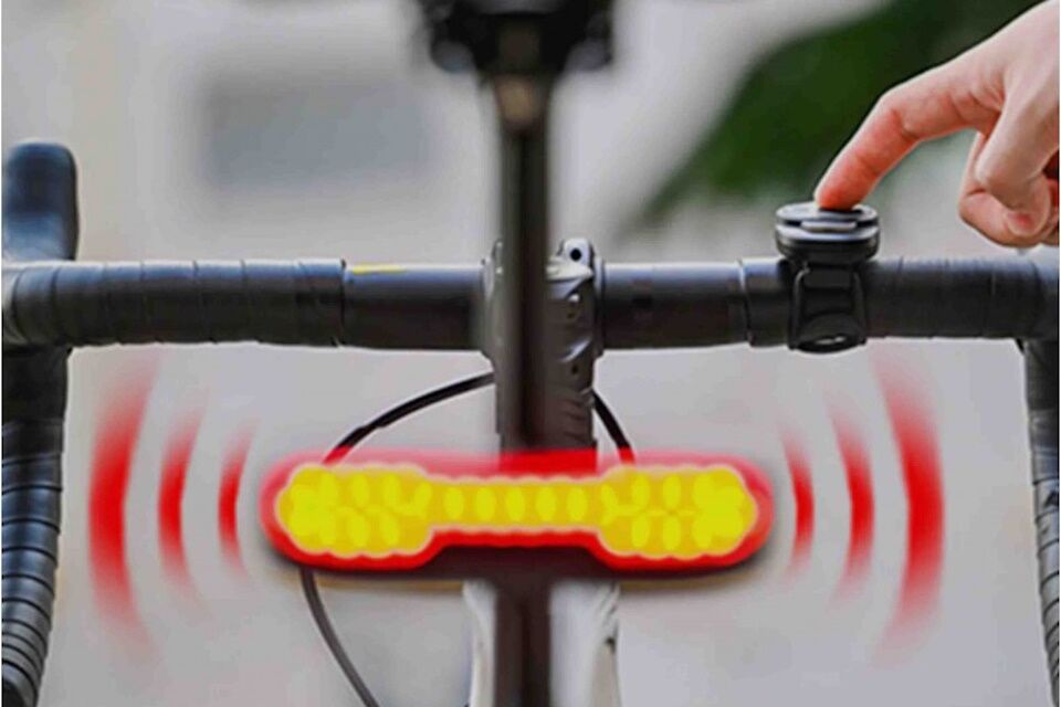 Piloto trasero Ravemen NT101 con intermitentes de giro - Imagen 5