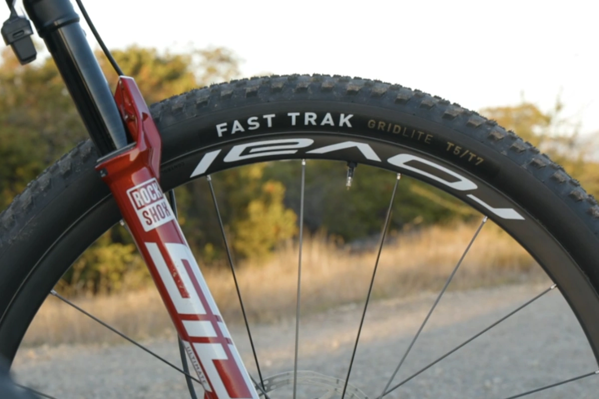 Neumático Specialized Air Trak Grid Lite T5/T7 TLR XC 2025, 29x2.35, Tubeless Ready, 60TPI, Ligero, Cross Country Competición - Imagen 2