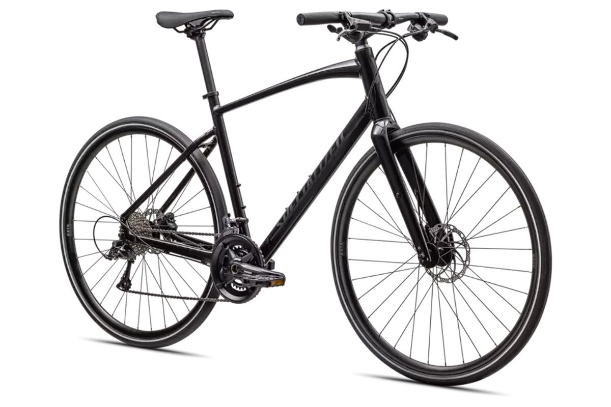 Bicicleta Specialized Sirrus 3.0 2023 barra alta en color Gloss Metallic Obsidian / Satin Obsidian Reflective, cuadro de aluminio A1 y horquilla de carbono FACT 9r con frenos de disco hidráulicos