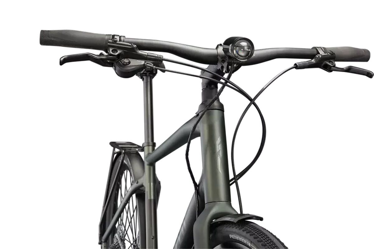 Specialized Sirrus X 4.0 EQ – Híbrida equipada con Future Shock 1.5 (20 mm), horquilla de carbono, Shimano Deore 1x12 (11–51), dinamo con luces, portabultos Racktime y guardabarros DRYTECH - Imagen 11