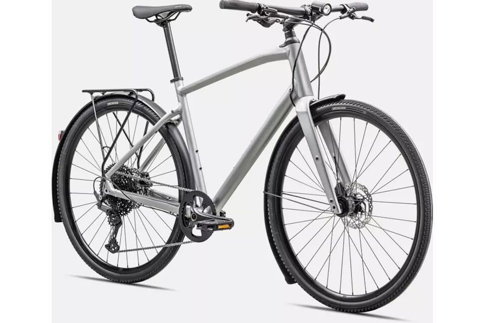 Bicicleta Specialized Sirrus X 4.0 con gusrdabarros, luz y portabultos, ideal para movilidad urbana y cicloturismo