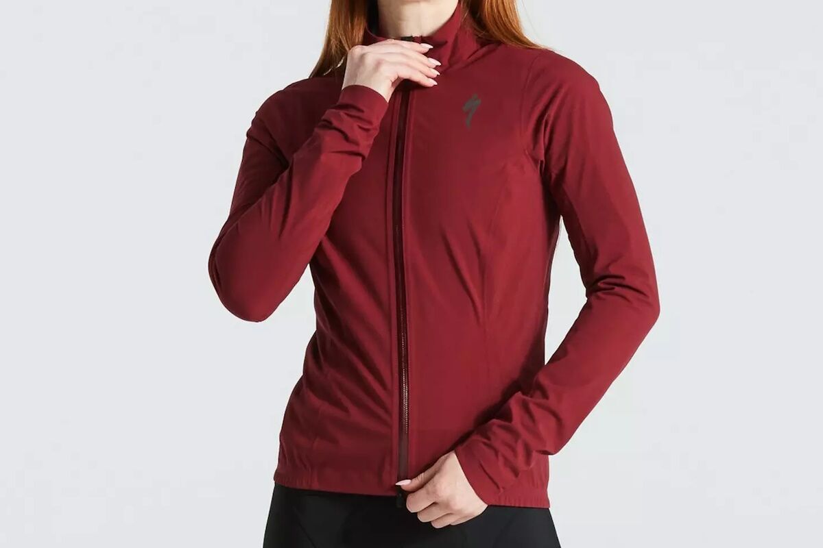 Chaqueta impermeable Specialized RBX Comp Mujer 2023, diseño ergonómico y carcasa elástica en 4 direcciones.