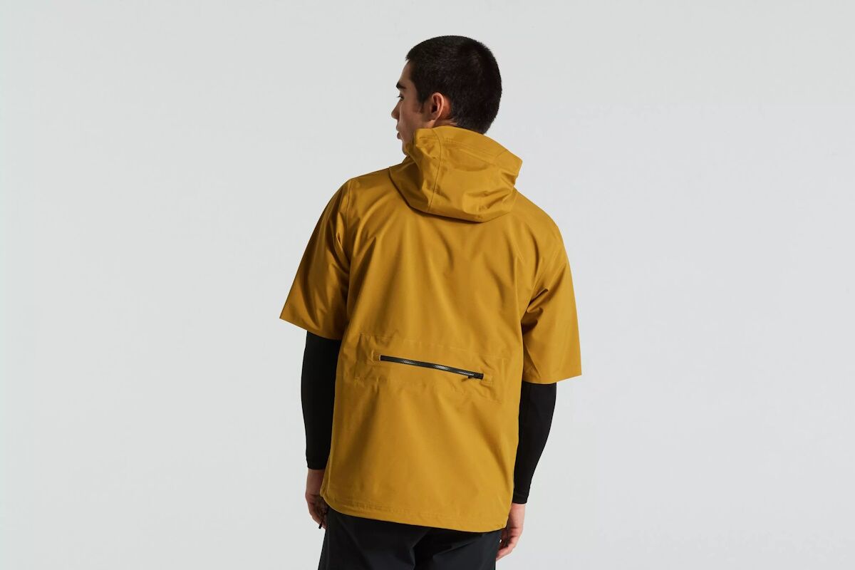 Impermeable Specialized Trail-Series Manga Corta 2023 – Protección y Estilo para Mujeres Ciclistas - Imagen 5