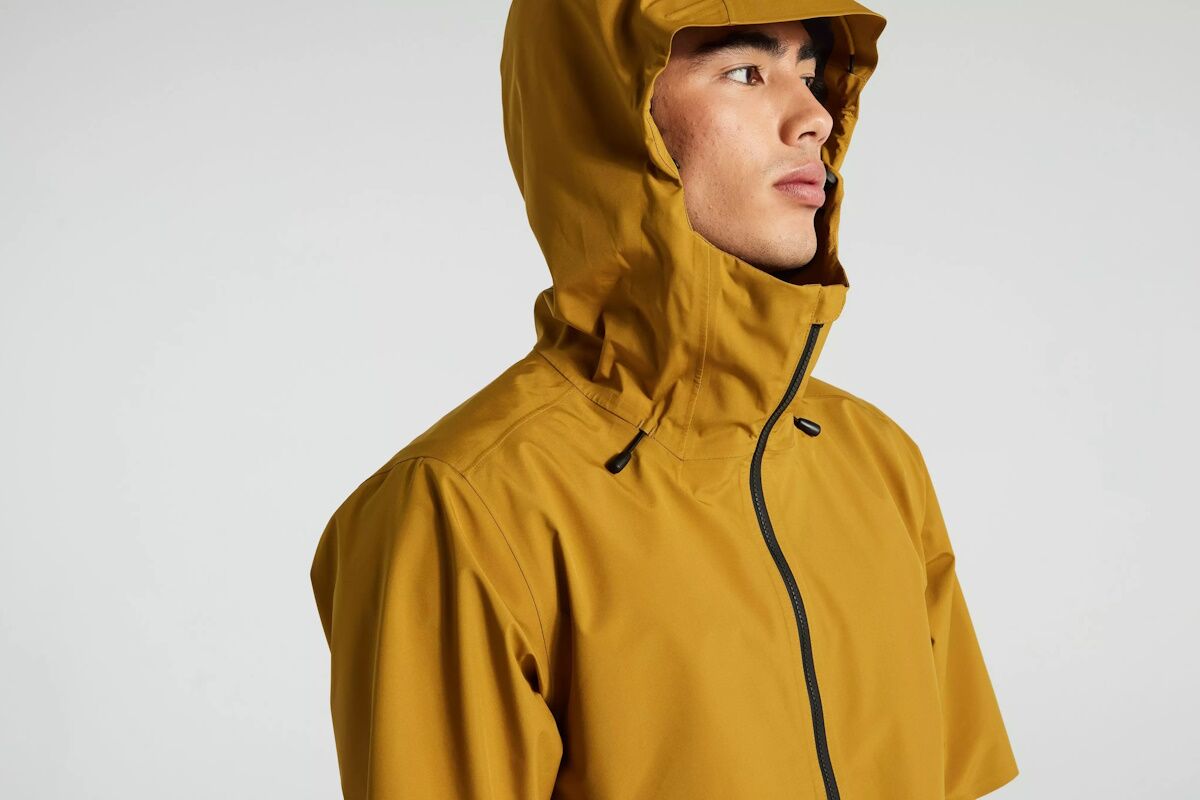 Impermeable Specialized Trail-Series Manga Corta 2023 – Protección y Estilo para Mujeres Ciclistas - Imagen 6