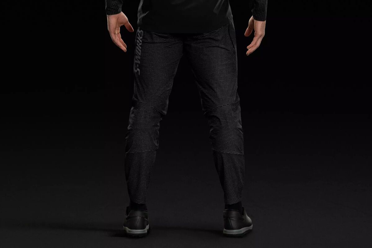 Pantalón Specialized S‑Works Race Hombre Off‑Road – Máxima Resistencia, Tecnología Dyneema® y Estilo Profesional MTB - Imagen 3