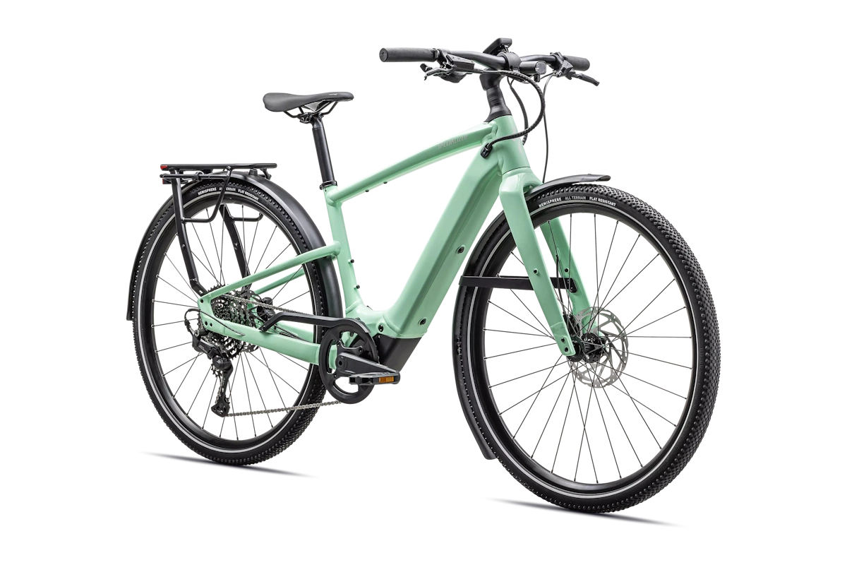 Specialized Vado SL 2 4.0 EQ e-bike urbana equipada con motor Specialized SL 1.2 de 320W, batería integrada 520Wh, Future Shock 3.1, portaequipajes MIK HD y guardabarros Color: Gloss Oasis / Dune White Frost