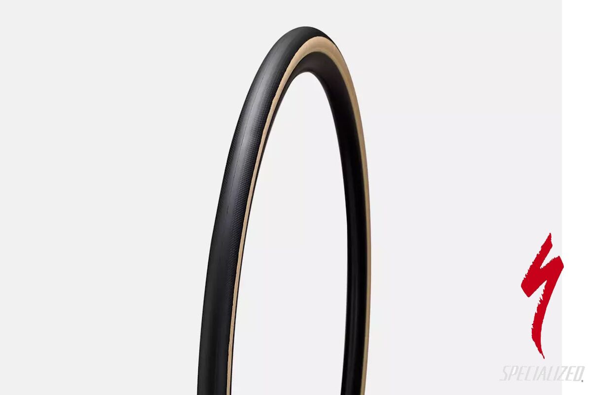 Neumático de competición S-Works Turbo TLR tubeless, 120 TPI, compuesto GRIPTON T2/T5, banda antipinchazos, disponible en 700x28c y 700x30c, compatible con ruedas Roval Rapide y Alpinist, ideal para carretera y alto rendimiento.