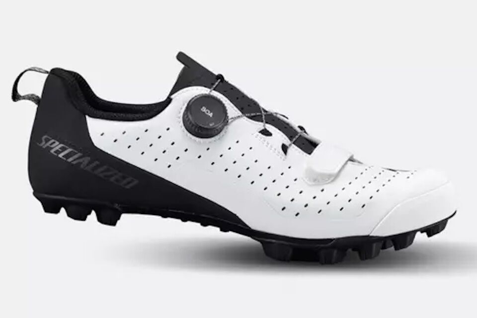 Zapatillas MTB Recon 2.0 white con tecnología Body Geometry, cierre BOA® Li2, tecnología STRIDE toe-flex y suela SlipNot™ de goma para máxima comodidad, eficiencia y tracción en tus rutas de montaña y gravel.