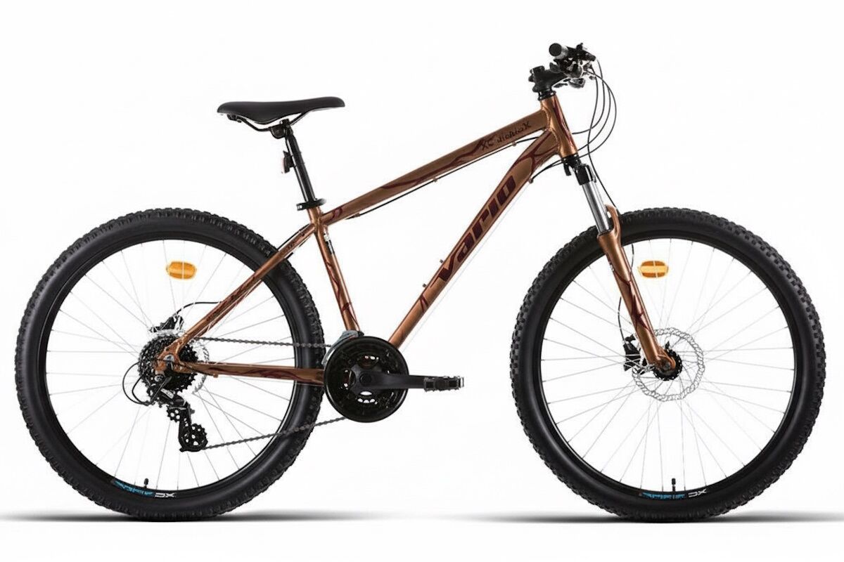 Bicicleta Vario 26" con cuadro de aluminio, horquilla de suspensión, transmisión Shimano Altus y frenos de disco hidráulicos. Potencia ahead y llantas de aluminio. Control y fiabilidad para tus rutas de XC.