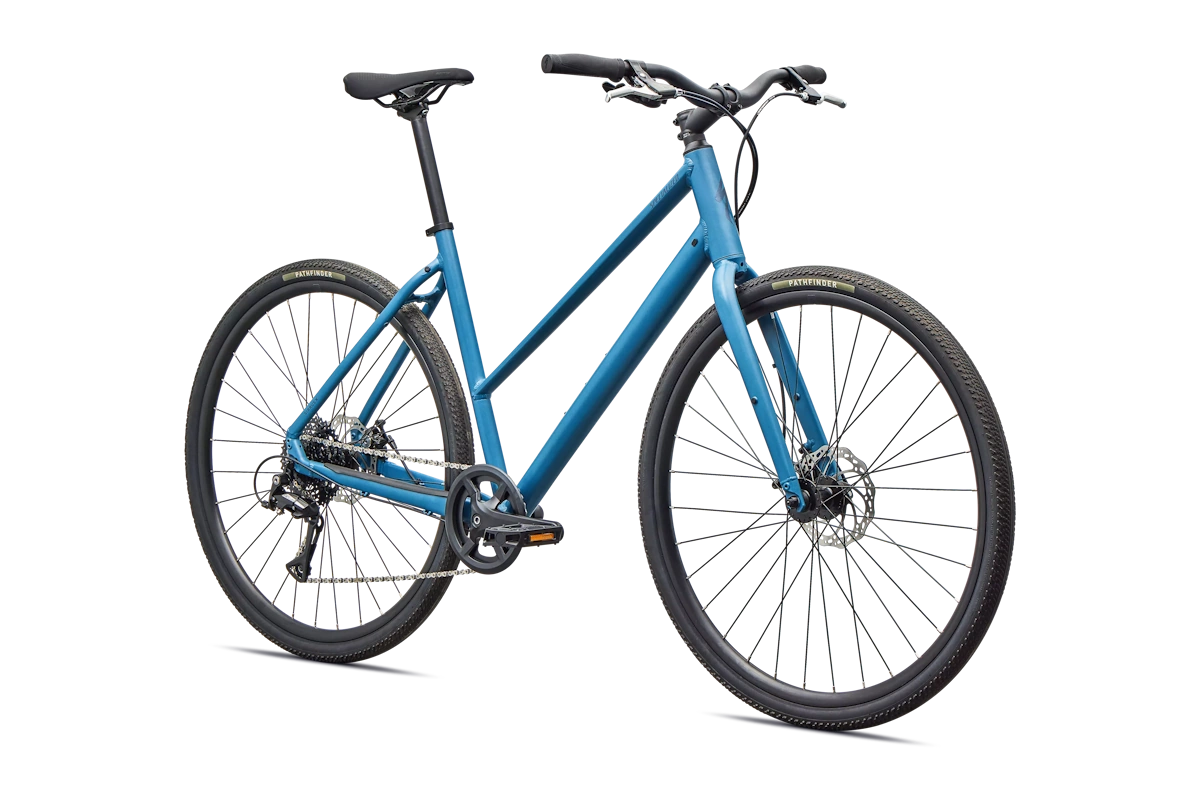Specialized Sirrus X 1.0 2026 con cuadro de aluminio A1, horquilla de acero Hi-Ten, frenos de disco mecánicos y neumáticos Pathfinder 700x40C, versión barra alta