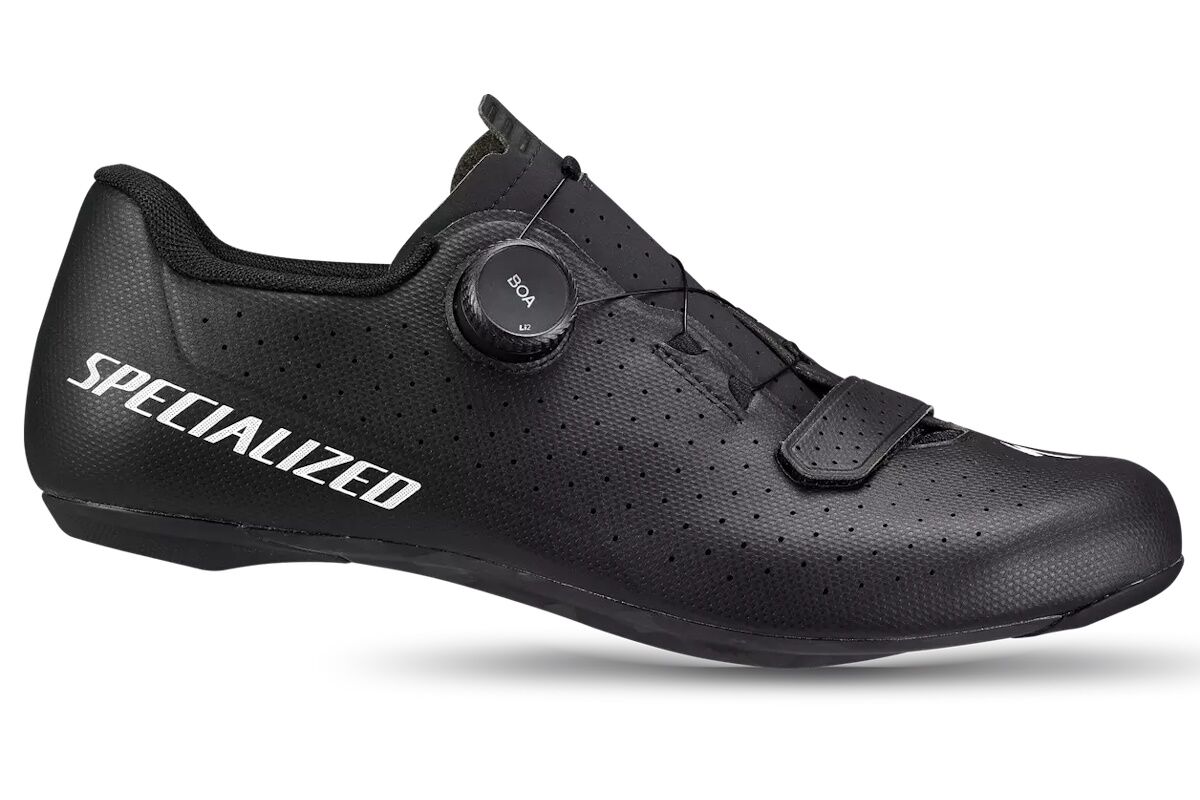 Zapatillas de carretera Torch 2.0 con suela de carbono, sistema de cierre Boa Li2 y velcro, diseño Body Geometry y parte superior perforada para mayor transpirabilidad y comodidad.