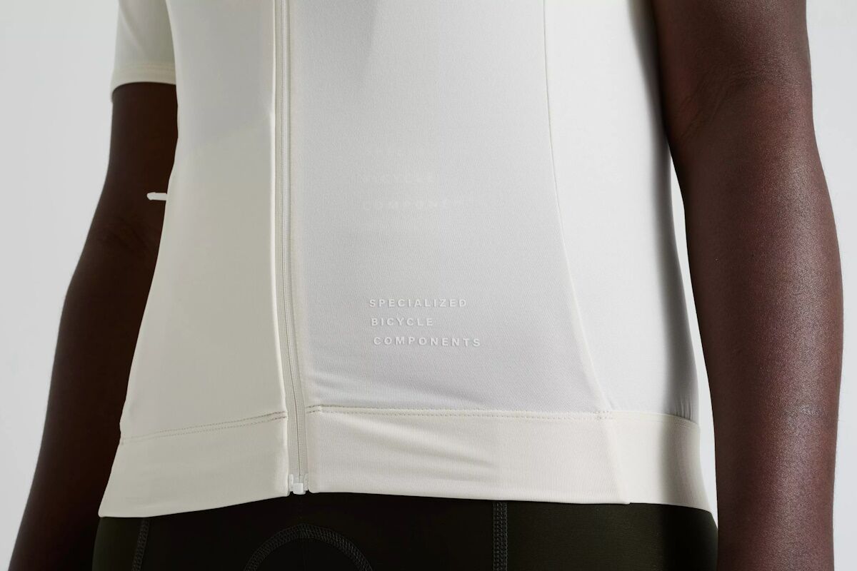 Maillot de Manga Corta Specialized Foundation Mujer – Estilo Brillante, Confort Premium y Distintivo de Calidad para Ciclismo Femenino - Birch White - Imagen 3