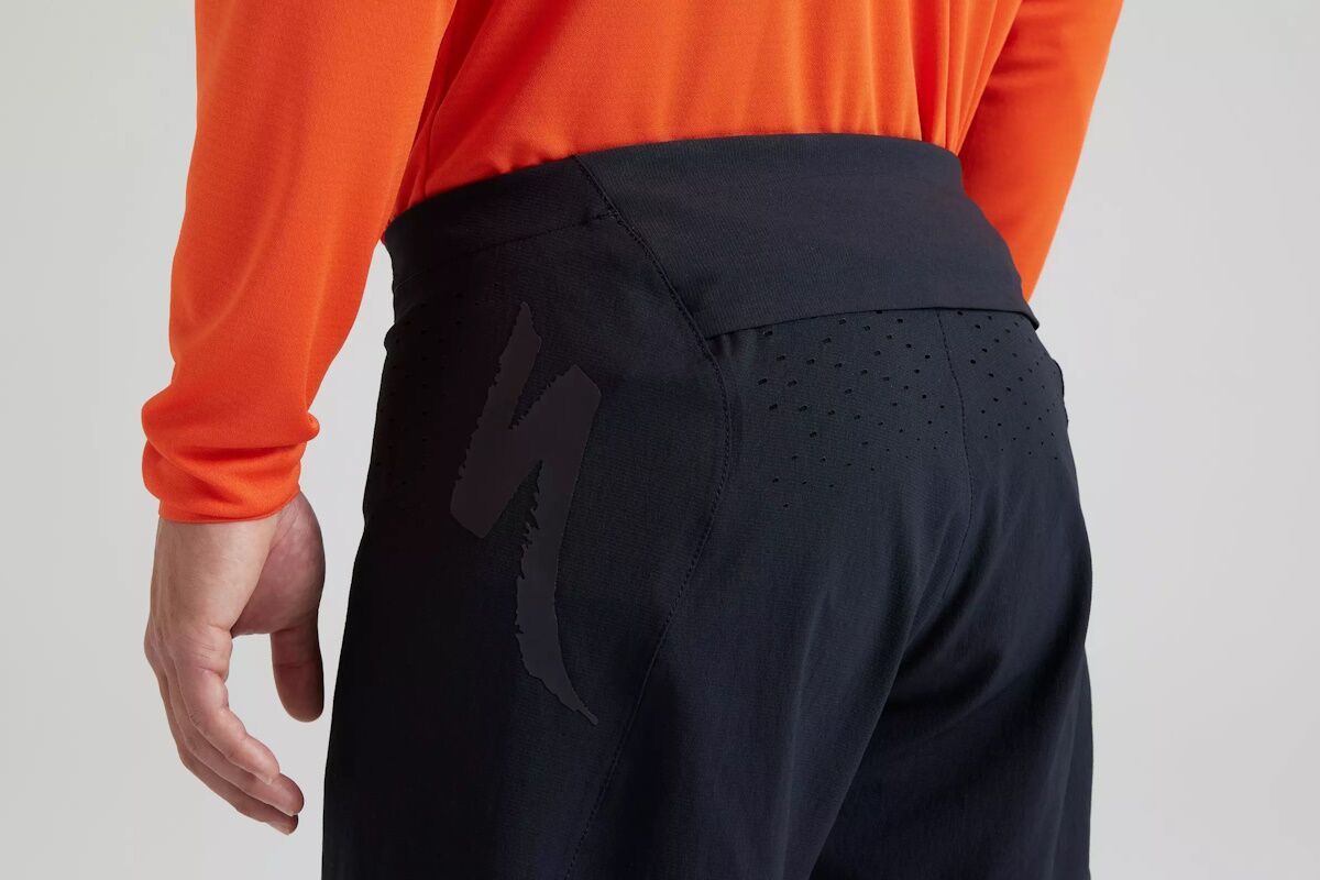 Pantalón corto Specialized Gravity unisex – Durabilidad, Frescura y Estilo - Imagen 11