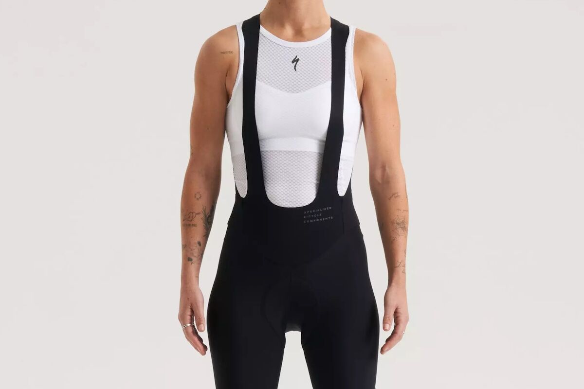 Culotte Specialized Women’s Prime Bib Short 2025, badana específica para mujer, tirantes ventilados, puños elásticos y tejido reciclado.