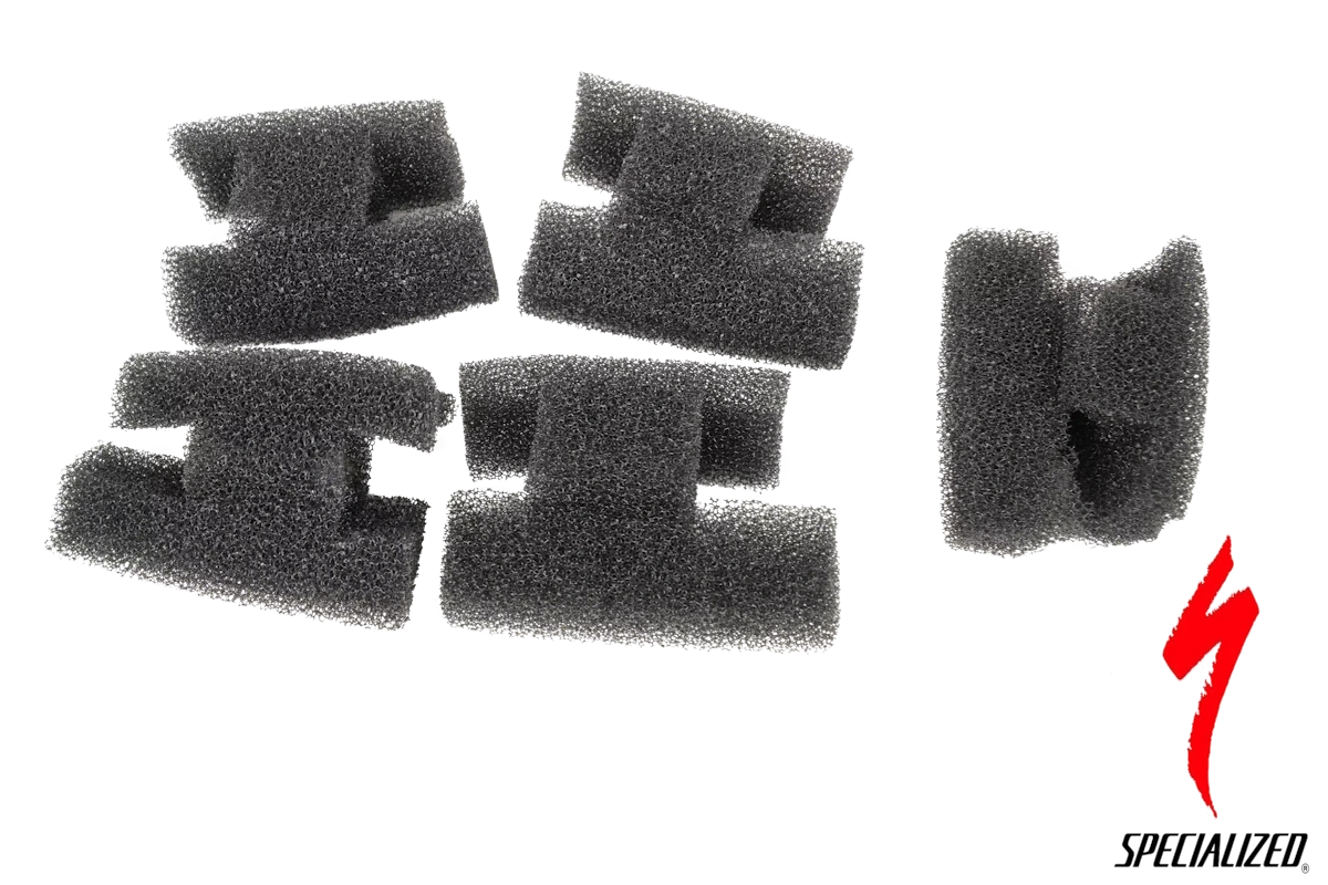 Esponja/filtro de motor Specialized SKU:S199900058 para Levo y Kenevo Gen.2. Se instala entre los soportes traseros del motor para ayudar a evitar entrada de residuos en la cubierta. Pack 5 uds.