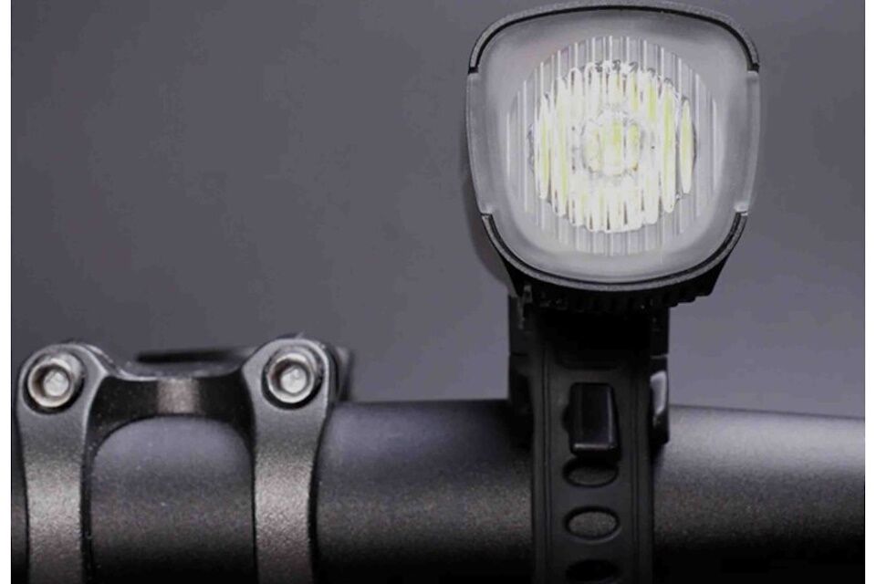 Foco delantero Ravemen K1000 1000 Lúmenes con AI - Imagen 3